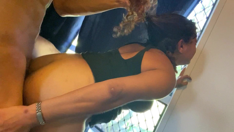 Nastboi: Поспішай трахнути мою дупу, поки я дивлюся на під'їзну дорогу