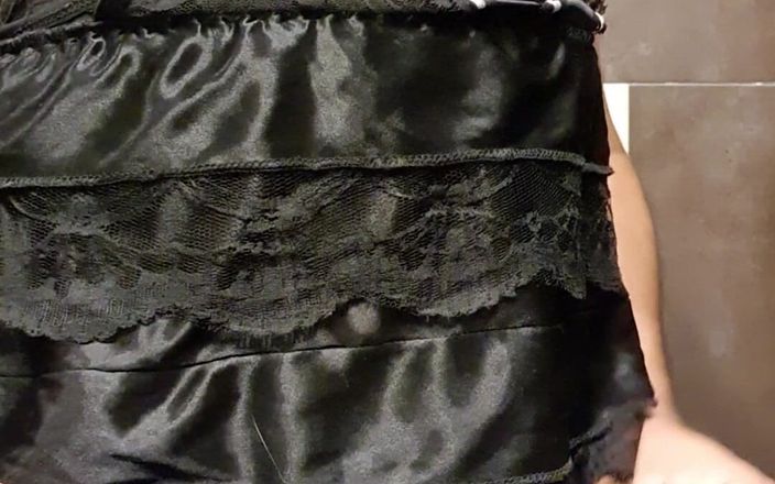 Sexy shinny clothes: Păpușă sexy neagră și chiloți albaștri dulci
