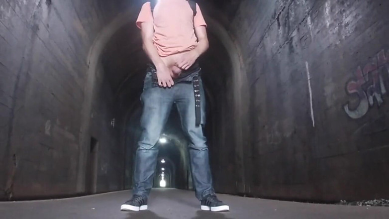 8inmanskny: Diversão no túnel