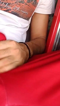 Masturbation sous le porche sexy