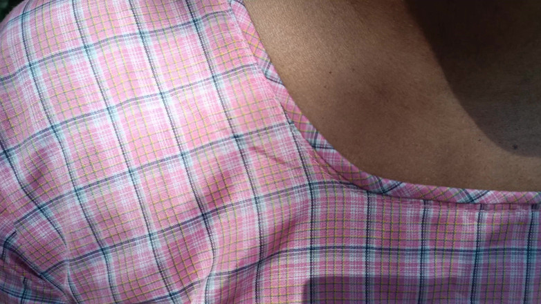 Apple baby: Uniform studentka venku