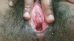 Lovemina: 胖乎乎的曲线和大屁股与毛茸茸的阴户特写