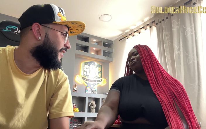 SoldierHugeCock: Una piccola intervista e scopata con una ragazza di colore