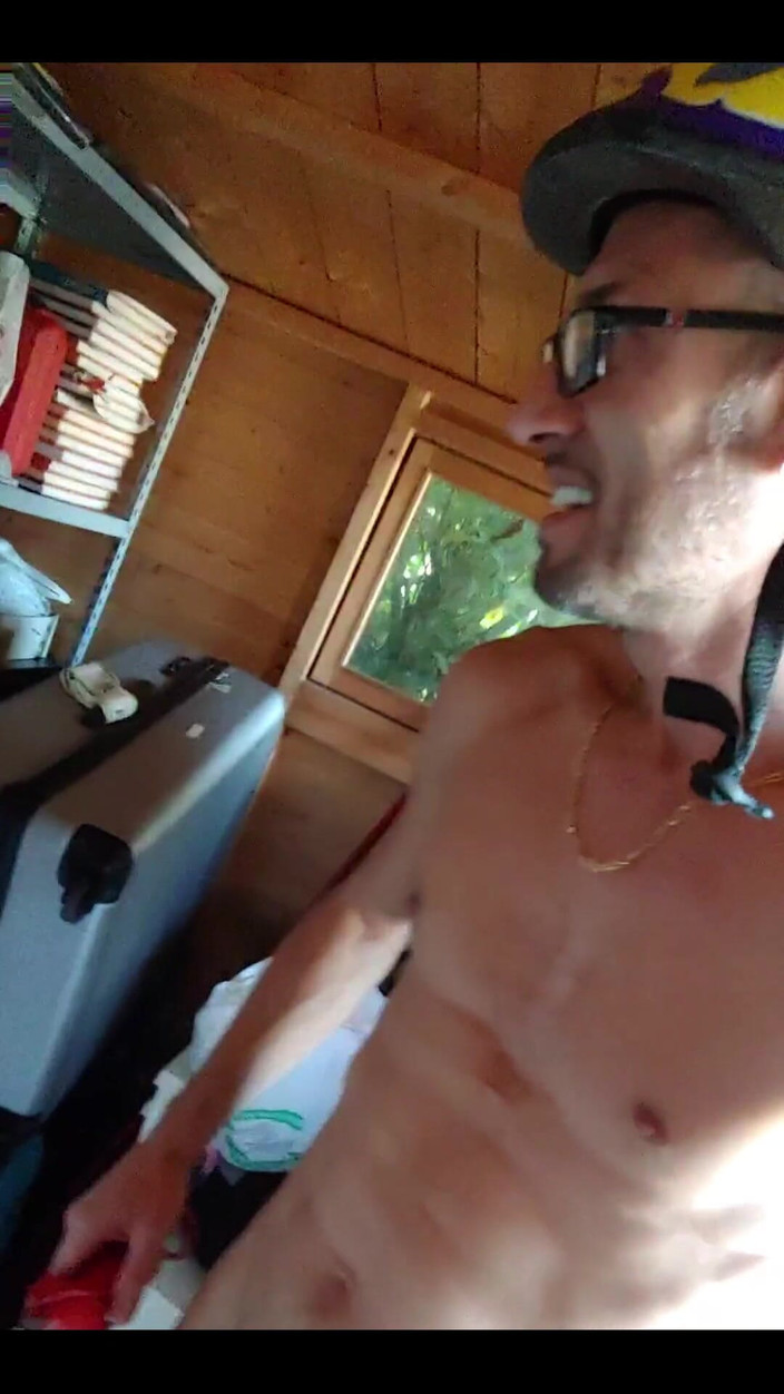 Boy jerking off: Pequeno trabalho de reparo