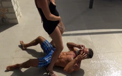 Havuz çocuğu ve anne