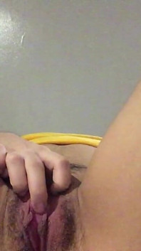 Пытаюсь промолчать - отчим рядом со мной