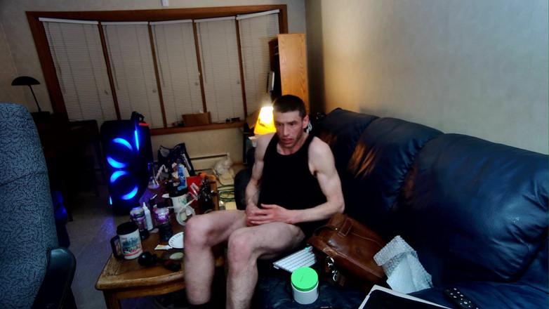 Savage confidence: 31 çekerken ve iki kez sikişerken ayağa kalk ve kanepeye uzan