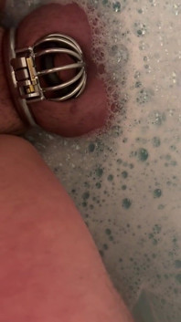 Pissen in Der Badewanne
