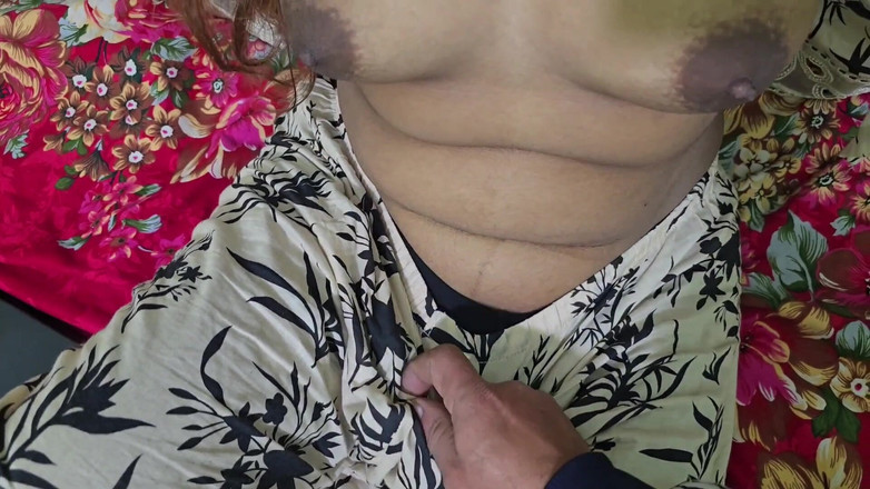 Faryal: 巴基斯坦漂亮的病毒女孩和男友玩得很开心