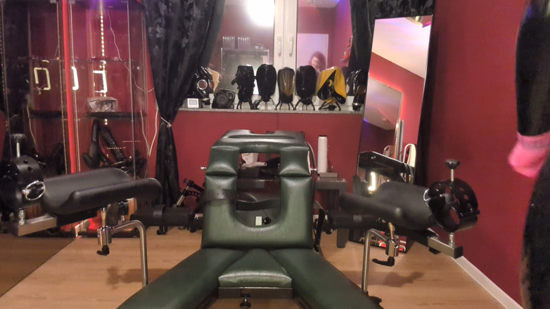 AmyPassion: Latex Lady Hard Anal with the Machine