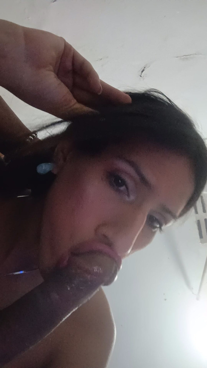 Femboy from Colombia: Dia menghisap kayu tebal yang baik