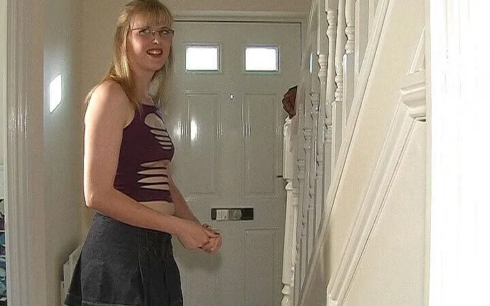 Digi Creationsxxx: Dude brought her British teen girlfriend for BBC tryout