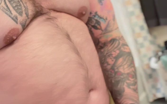 TattedRockerBear: Pre Gaming Beruang Berbulu Bertato