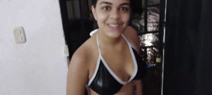 ValentinaHot10: Moja przyrodnia siostra i ja w deszczu w mrozie postanowiliśmy...