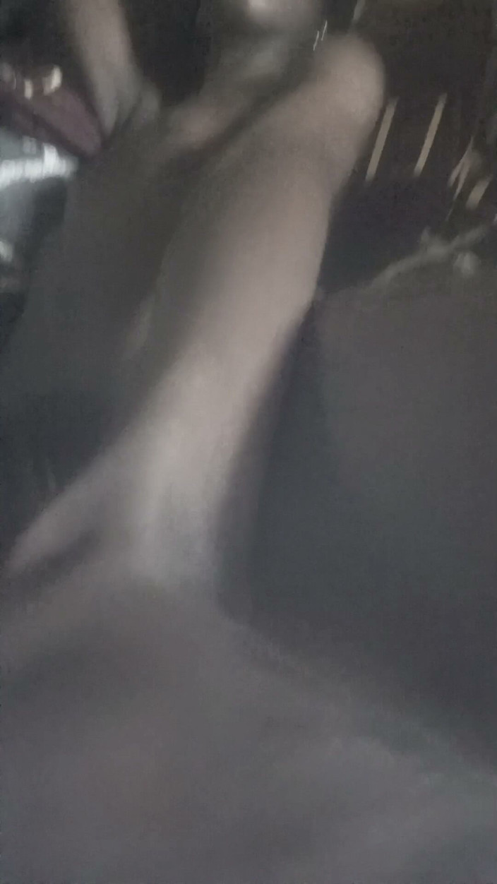 Dwuxxx: Squirt Time with My Toothbrush