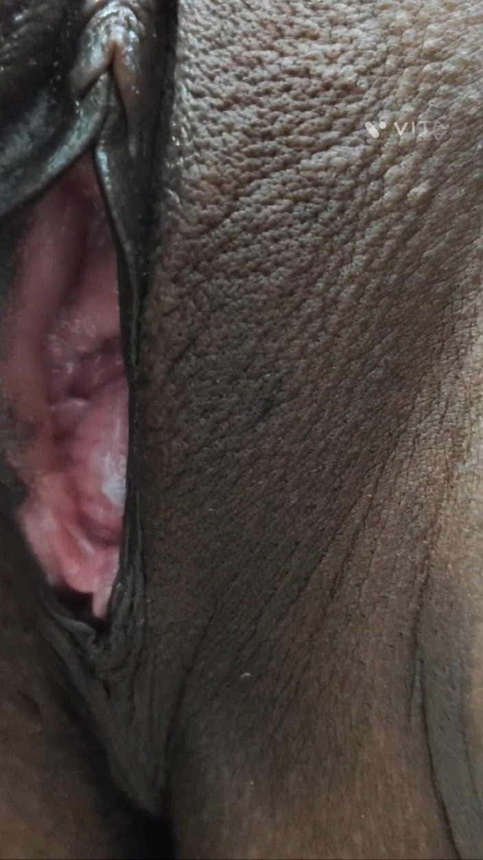 Cute queen: Черную киску невестки трахнул пальцами шурин