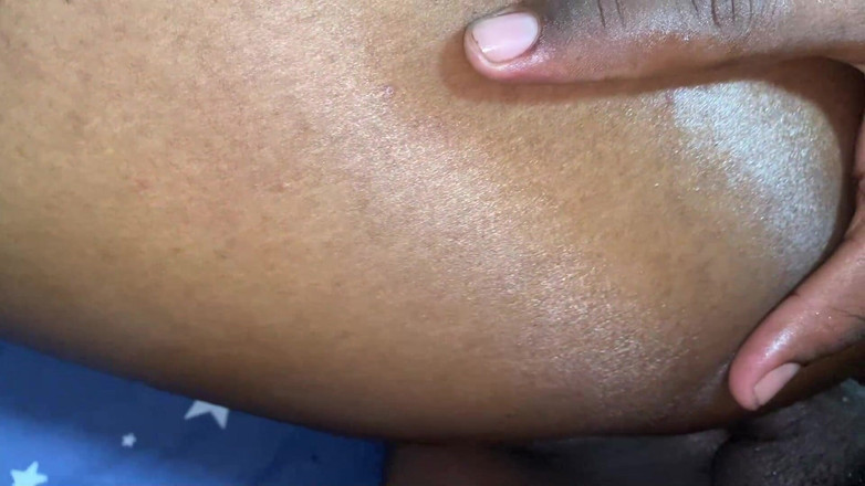 olivercastelistar: Ibu tiriku, pantat bahenolmu bikin aku sange berat, aku pengen...