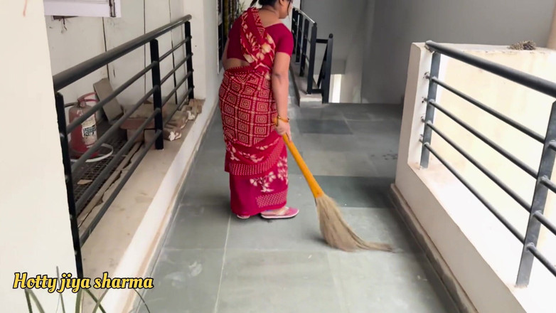 Hotty Jiya Sharmaa: The House Maid Was Abandoned by the Owner