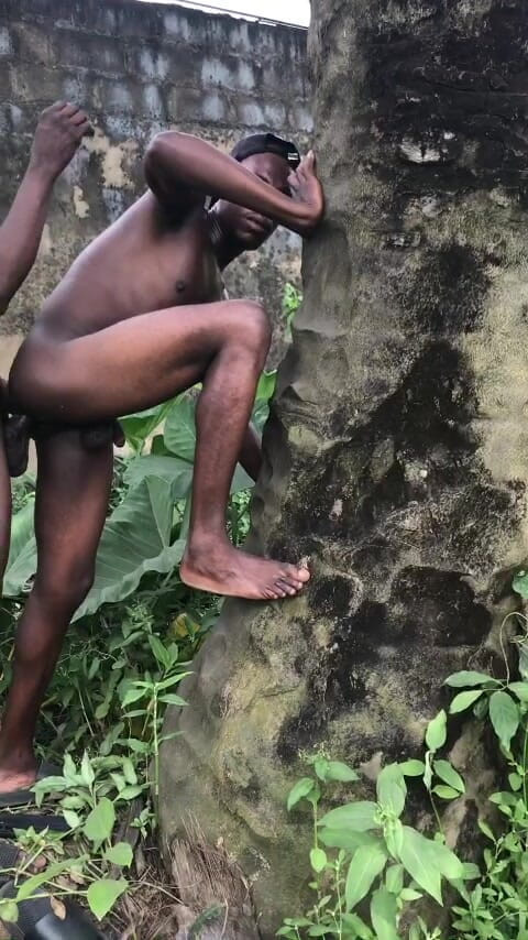 Sexydaddy: Seks na świeżym powietrzu za palmą to farma