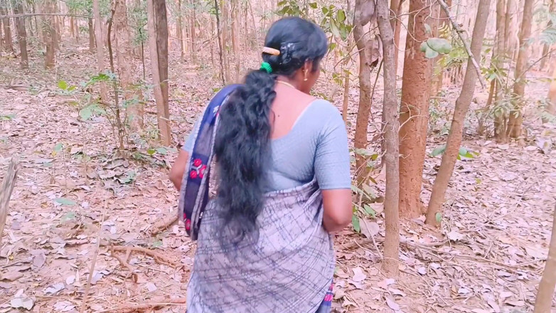 Telugu honey lips: Indian Outdoor Sex. Desi Bhabi Secret Fucking Hubby in Forest....