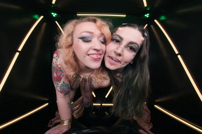 Cyber World X: Snakes • a 4 Tongue Blowjob