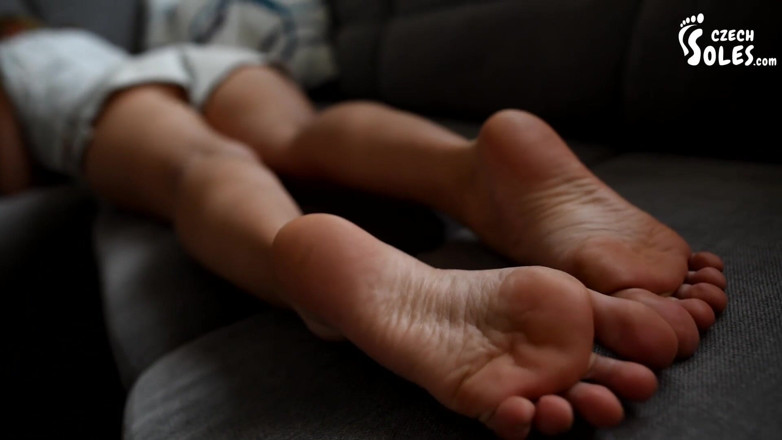 Czech Soles - foot fetish content: Kamarádovo překvapení se sexy chodidly