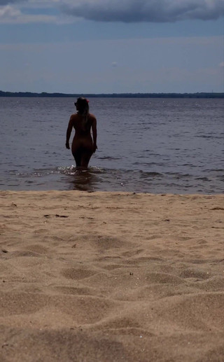 Lexis Star: 带我回海滩谁想成为我的毛巾男孩？