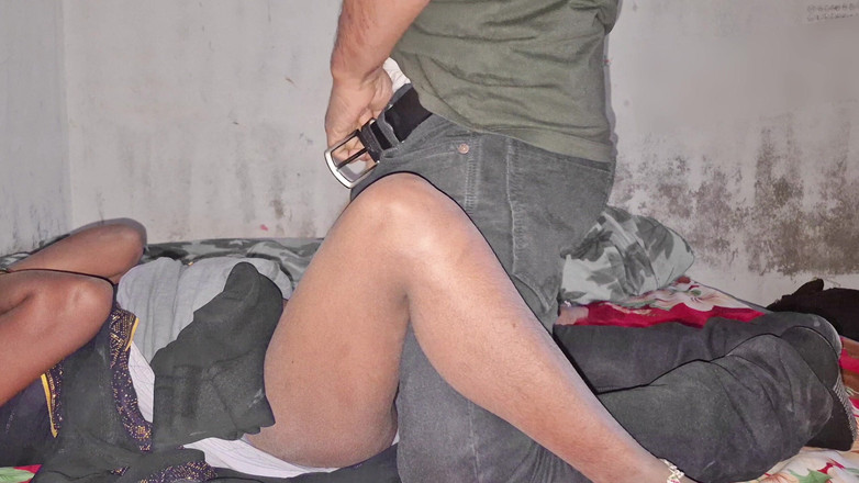 DesiBurChudai: La tremenda cogida de la india con una gran polla