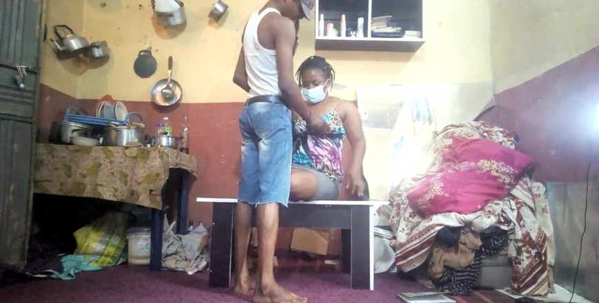 Honey hole: Cynthia dikongkek dalam bilik asramanya