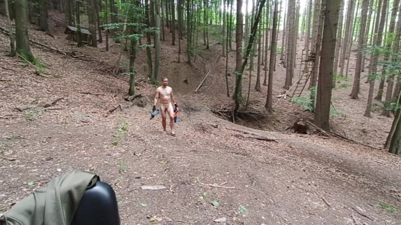 kickerscooter: Wilderness Without Inhibitions Chasing in the Middle of the Forest