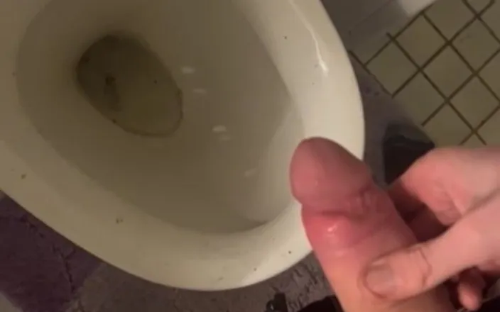 frederiksexiiii: Jerking off in the Bathroom