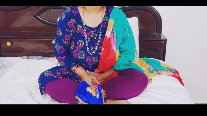 Hotty Jiya Sharmaa: Devar 집에 와서 선명한 힌디어 오디오로 바비 인도 섹스를 따먹어