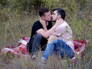 Laur Balaur Production: Kubo &amp; Laur Balaur outdoor gay fun times