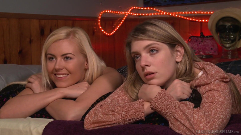 Girlfriends Films: コーリー・チェイスは友人の十代の義理の娘とフックアップします