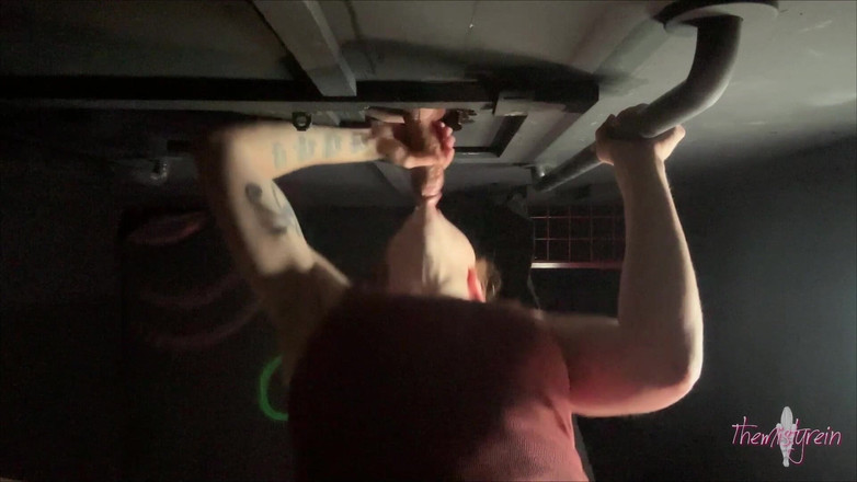 Themistyrein: Misty se rend dans un glory hole pour la première...