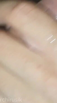 Femboy děvka ošukaná nevlastním otcem v noci v posteli a šukala bez kondomu, dokud nepřišel.