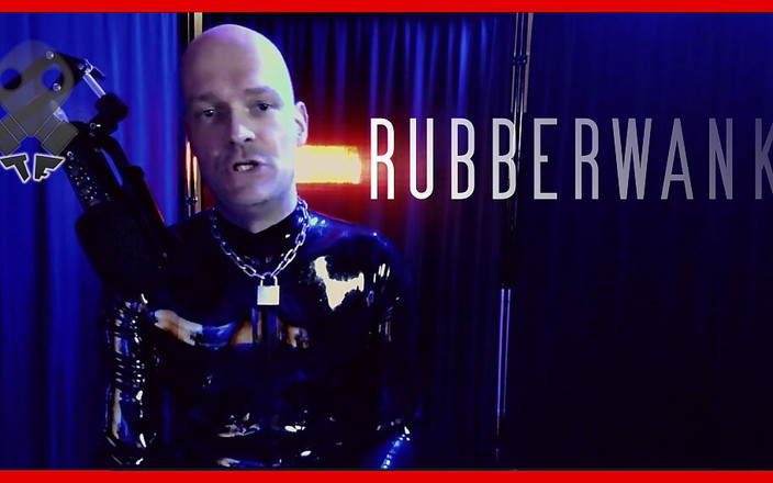 Rubberboy: Rubberfetishboy 享受他的身体