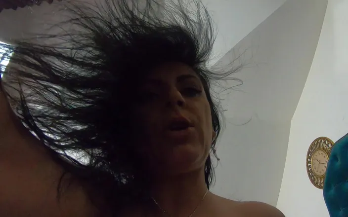 MilfyCalla: Milfycalla- I Rub My Pussy Until I Pee on My...