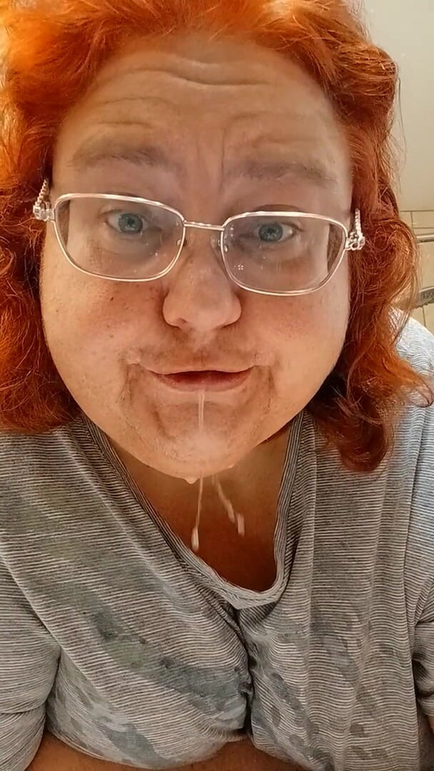 BBW nurse Vicki adventures with friends: Çok fazla yedin ve burnunu dağıttı