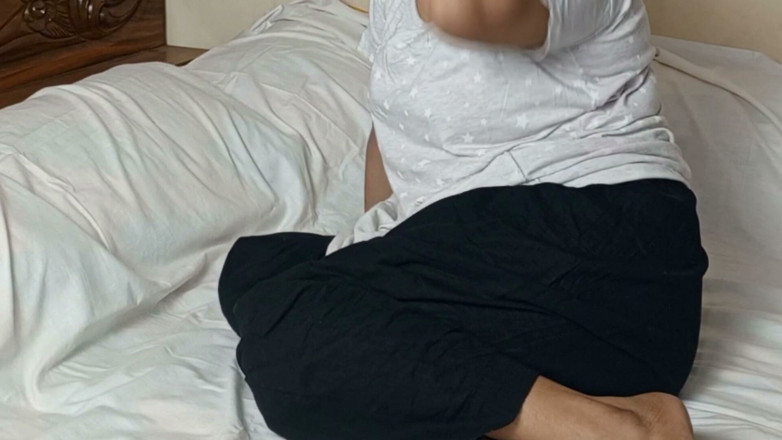 Nadiyabd: Nadiya Hotel Style Bed Talk Cock Touch and Boobs Press...