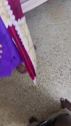 Мачуха трахається з людиною, яка постачає їжу