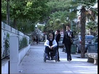 XTime Vod: Um homem deficiente com um pau enorme