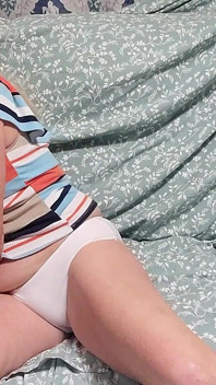 Jedna napalona milf i jej cipki sokowa majtki