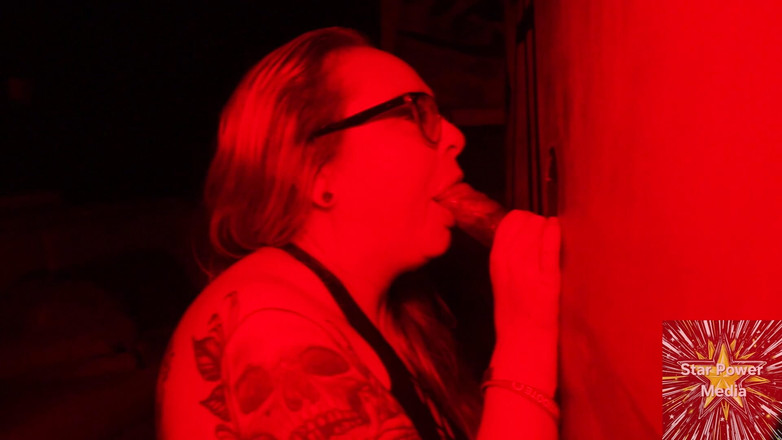 Savvy G: Savanna Smashes the Glory Hole Record in Jaw-dropping Contest