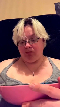 Bbwbootyful fanförfrågan äter spaghetti