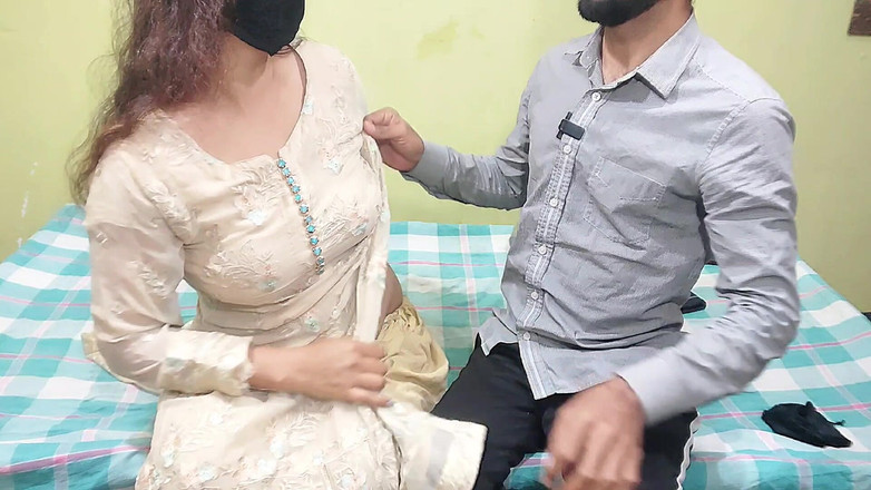 Pakistani CoupleX: Indisches geiles paar, romantischer sex, cowgirl mit klarem Hindi Audio