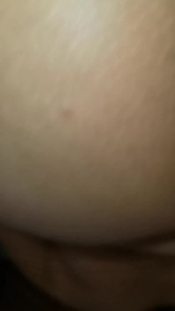 Amatör Meksikalı orta yaşlı seksi kadın yakın çekim göte biniyor