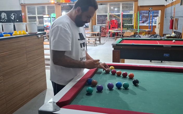 Nicoly Mattos: Non riusciva a giocare a biliardo, ma sapeva come prendere...