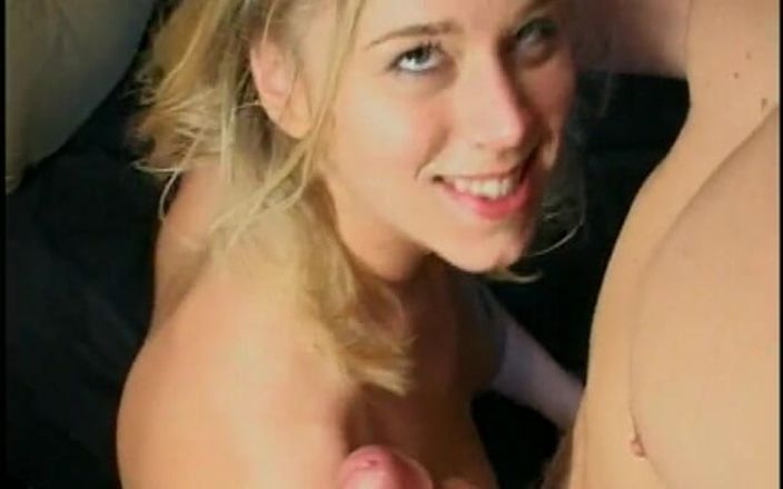 Dangerous Teens: Son sınıf öğrenci sevimli sarışın birinci sınıf öğrencisi Katie Morgan'a