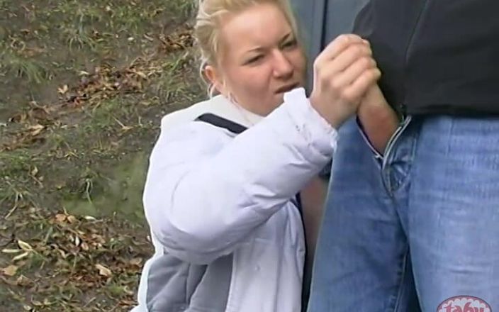 Tabu Film: Kobiety zawsze powinny nosić ze sobą bułkę podczas chodzenia ...